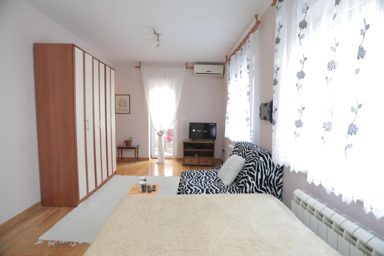 Leon Apartment *